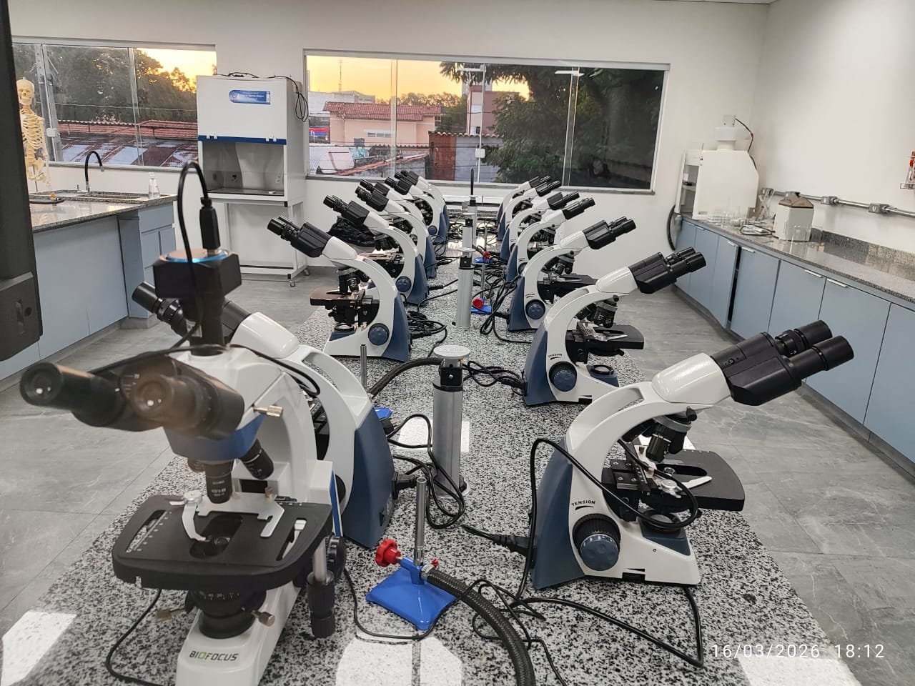 Laboratório de Farmácia e Biomedicina